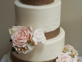 Peach-roses-and-burlap-wedding-cake