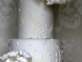 Lace-and-polka-pearl-wedding-cake-2